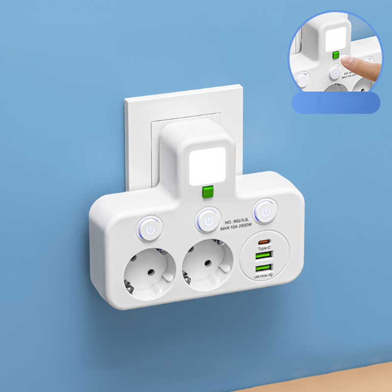 Tilaa säästävä jatkojohto valolla ja USB-liitännöillä