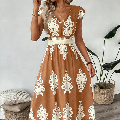 Elegantti V-aukkoinen mekko barokkikuviolla
