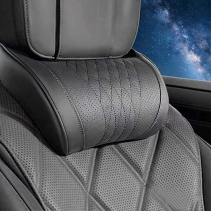 Universaali memory foam -niskatyyny autoon