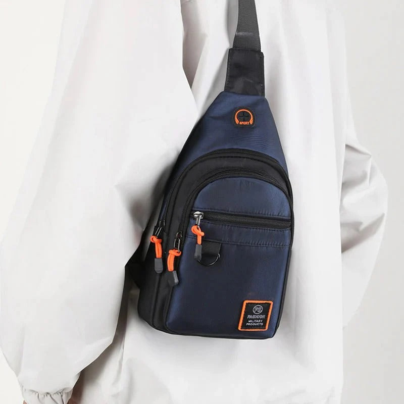 Vedenpitävä crossbody-laukku useilla taskuilla