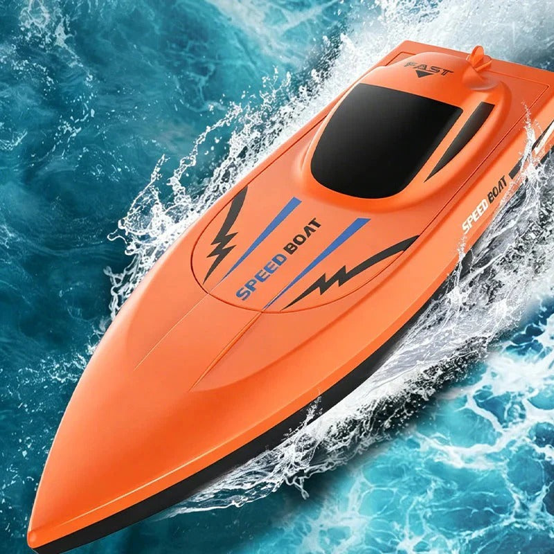 Erittäin nopea 2,4 GHz RC-kilpavene kaksoismoottorilla